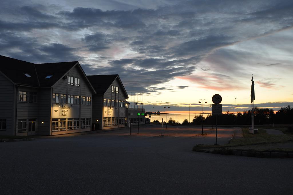 โอเลอซุนด์ แอร์พอร์ต โฮเต็ล Hotel Ytterland ภายนอก รูปภาพ