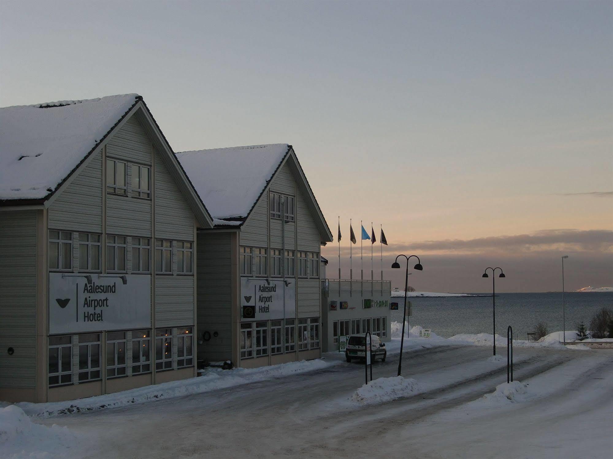 โอเลอซุนด์ แอร์พอร์ต โฮเต็ล Hotel Ytterland ภายนอก รูปภาพ